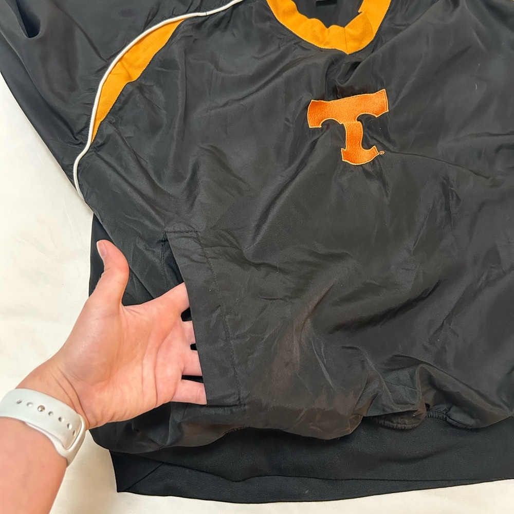 VINTAGE Tennessee Vols wind breaker🤍🧡 - Picture 6 of 6